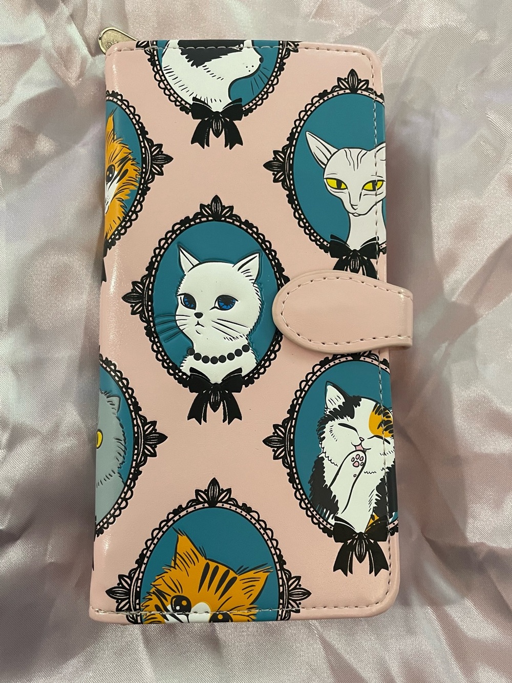 New Shag Wear Cat Cameo Wallet